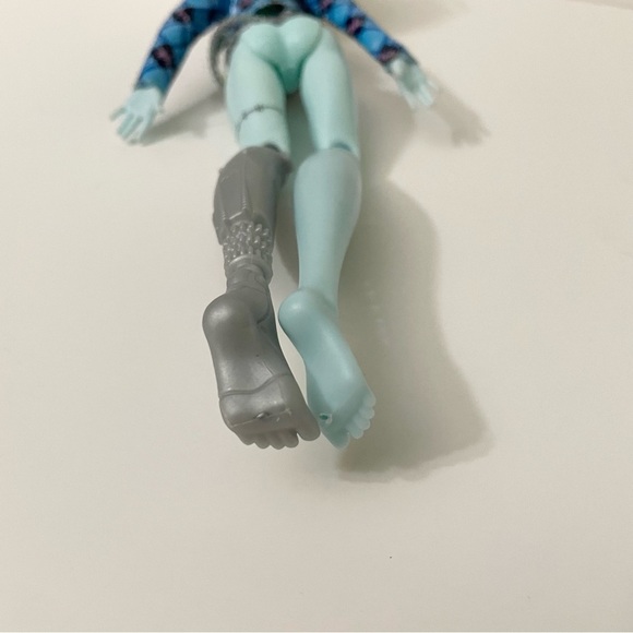 Monster High Frankie Stein Coffee Break Doll - Picture 14 of 15